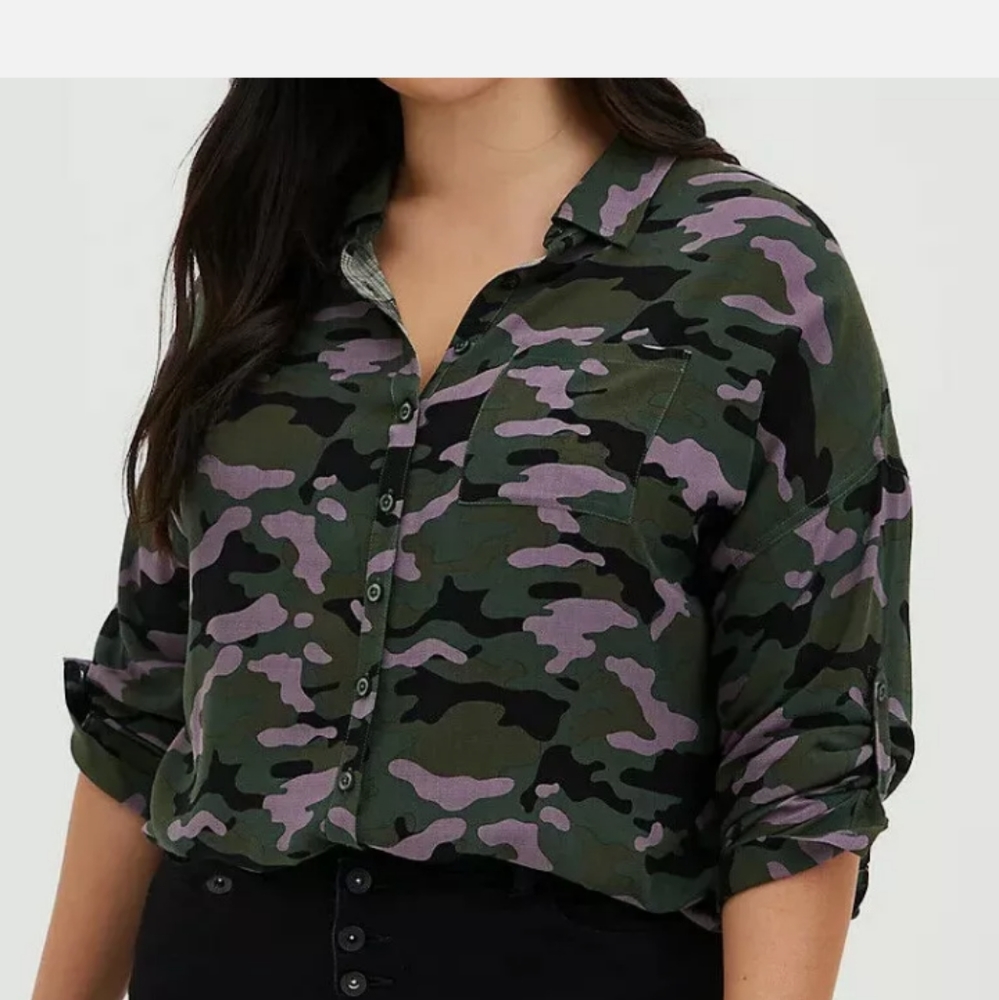 Drop shoulder button top - CAMO   Torrid
